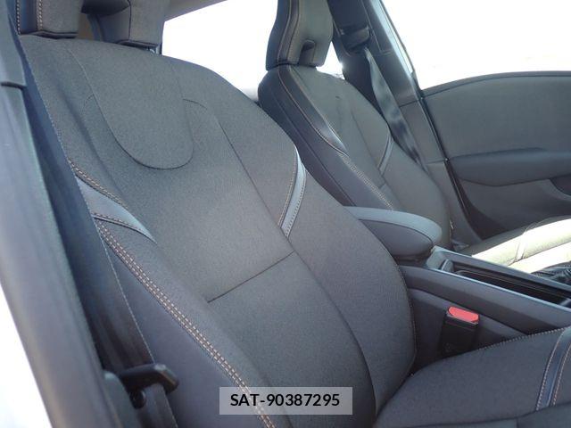 Volvo CROSS COUNTRY 2017-09 8563990-22