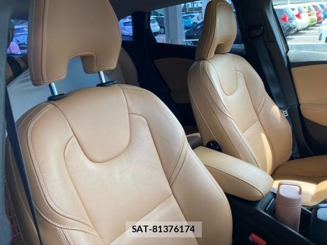 Volvo CROSS COUNTRY 2018-03 8563992-10