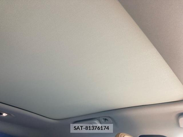 Volvo CROSS COUNTRY 2018-03 8563992-13