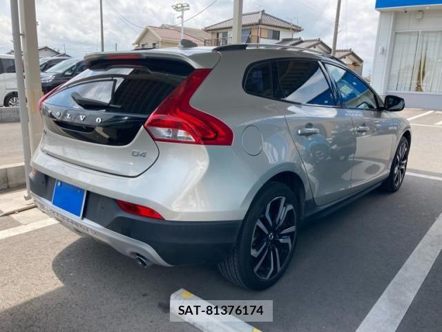 Volvo CROSS COUNTRY 2018-03 8563992-1