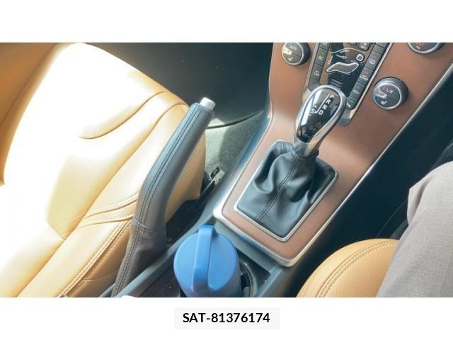 Volvo CROSS COUNTRY 2018-03 8563992-19