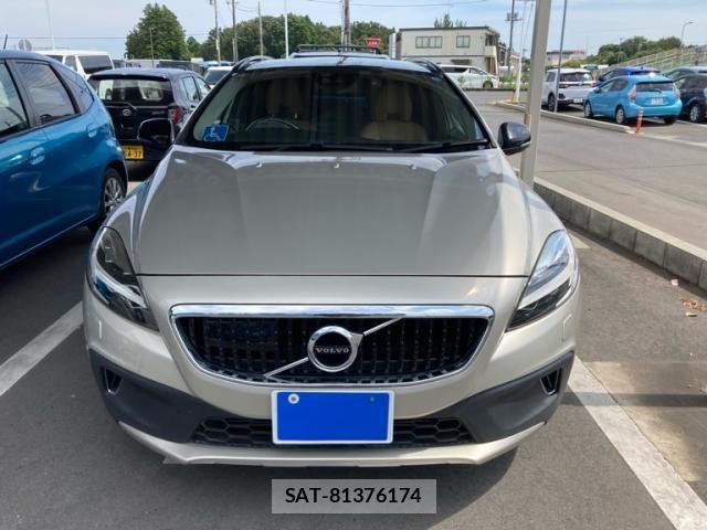 Volvo CROSS COUNTRY 2018-03 8563992-2
