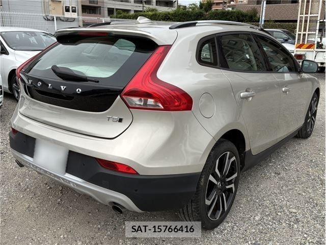 Volvo CROSS COUNTRY 2017-04 8832355-1