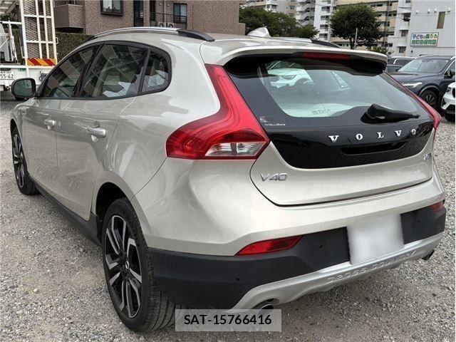 Volvo CROSS COUNTRY 2017-04 8832355-5