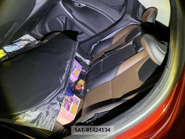 Volvo CROSS COUNTRY 2014-08 8851009-14