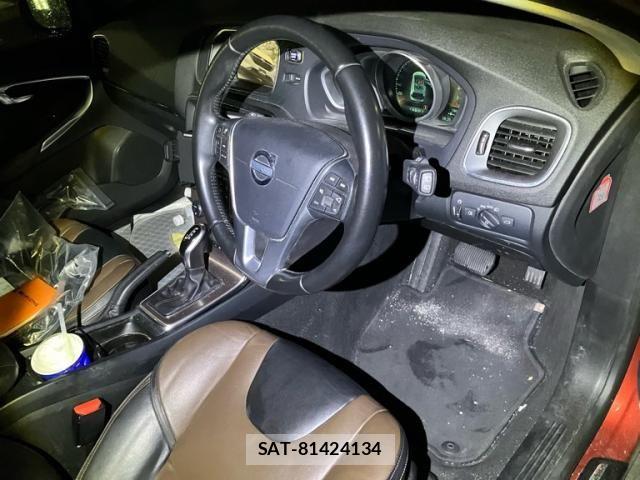 Volvo CROSS COUNTRY 2014-08 8851009-17