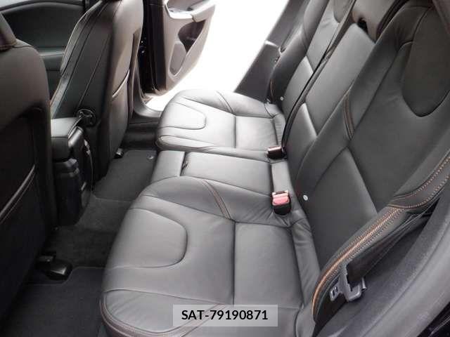 Volvo CROSS COUNTRY 2013-11 8851008-10