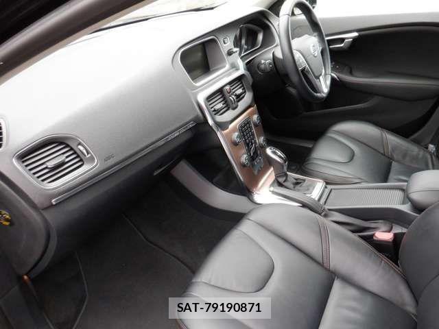 Volvo CROSS COUNTRY 2013-11 8851008-15