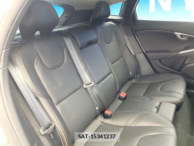 Volvo CROSS COUNTRY 2015-03 8872363-10