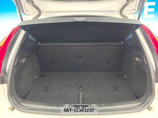 Volvo CROSS COUNTRY 2015-03 8872363-13