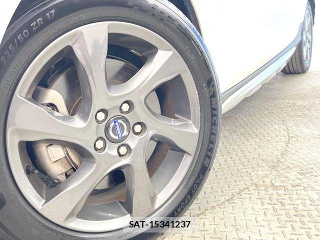 Volvo CROSS COUNTRY 2015-03 8872363-15
