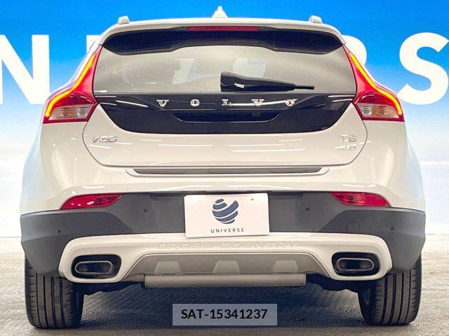 Volvo CROSS COUNTRY 2015-03 8872363-17