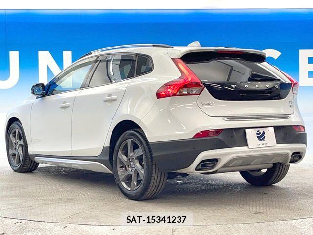 Volvo CROSS COUNTRY 2015-03 8872363-19