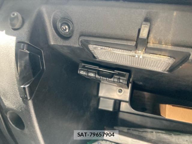 Volvo CROSS COUNTRY 2013-10 8882840-23