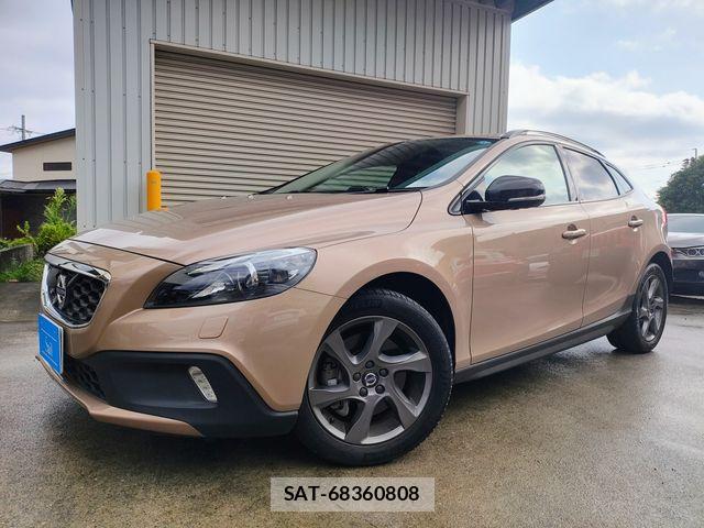 Volvo CROSS COUNTRY 2016-03 8882839-12