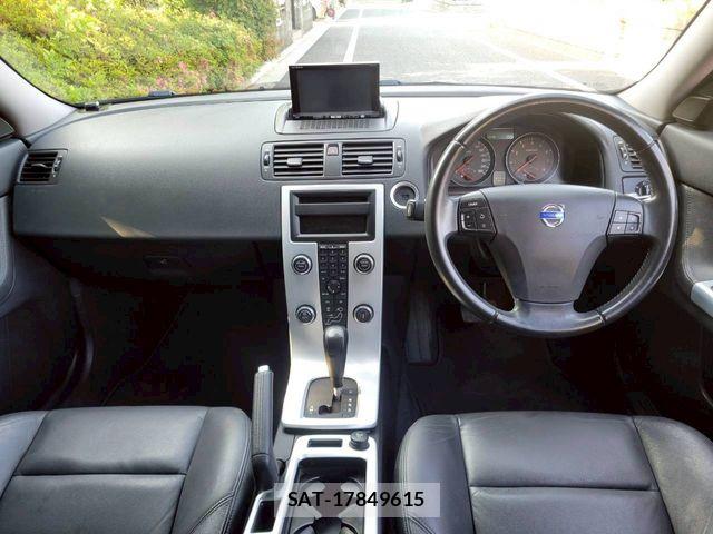 Volvo V50 2012-08 6915029-12