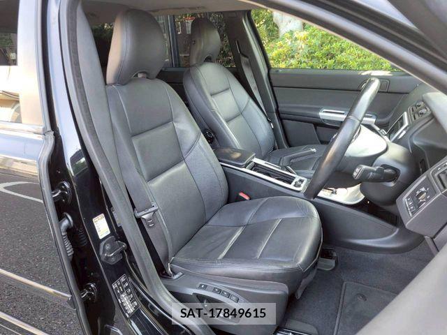 Volvo V50 2012-08 6915029-13