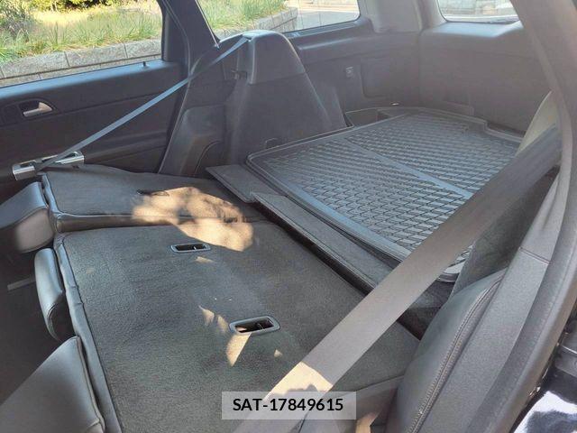 Volvo V50 2012-08 6915029-20