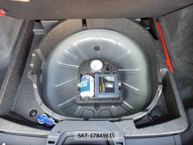 Volvo V50 2012-08 6915029-21