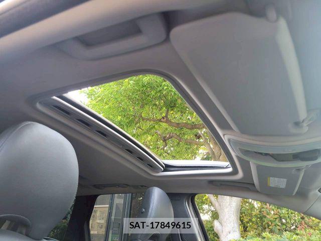 Volvo V50 2012-08 6915029-22