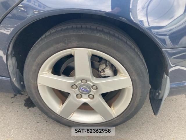 Volvo V50 2012-02 7394150-10