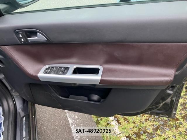 Volvo V50 2011-08 7790271-11