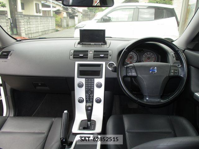 Volvo V50 2011-09 7981469-16