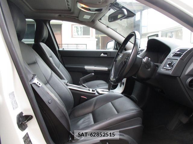 Volvo V50 2011-09 7981469-19