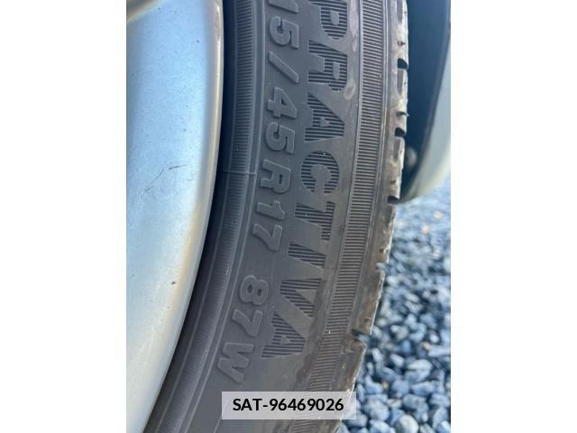 Volvo V50 2012-03 7981472-10