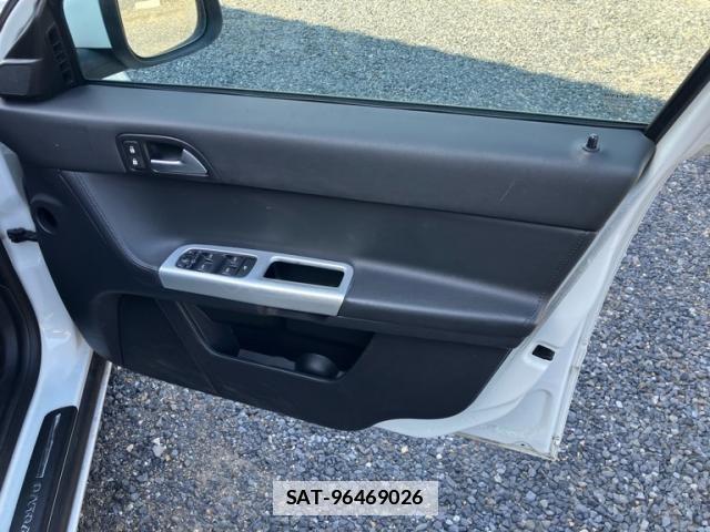 Volvo V50 2012-03 7981472-13