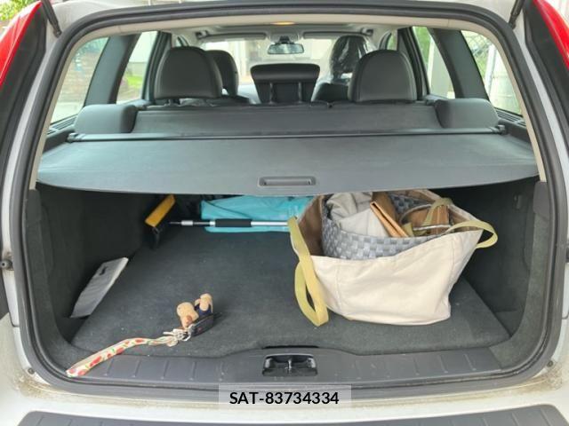 Volvo V50 2011-09 8102540-11