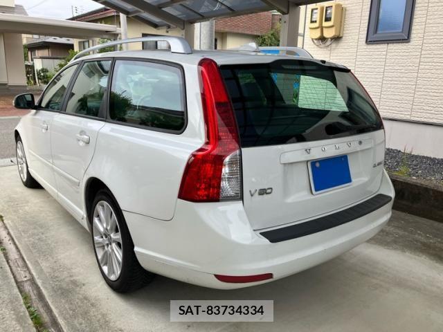 Volvo V50 2011-09 8102540-7