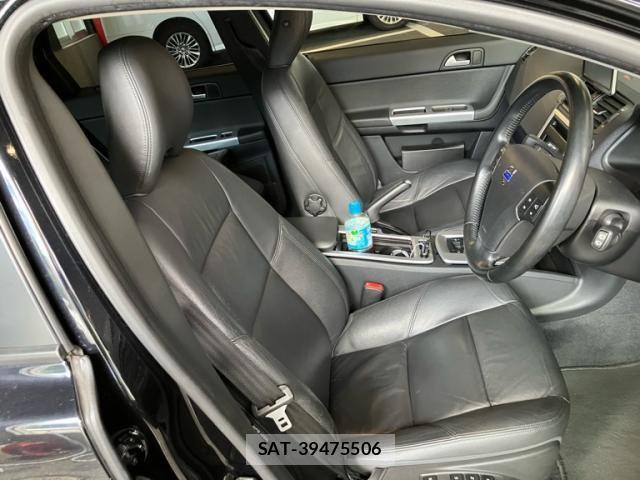 Volvo V50 2011-09 8247086-13