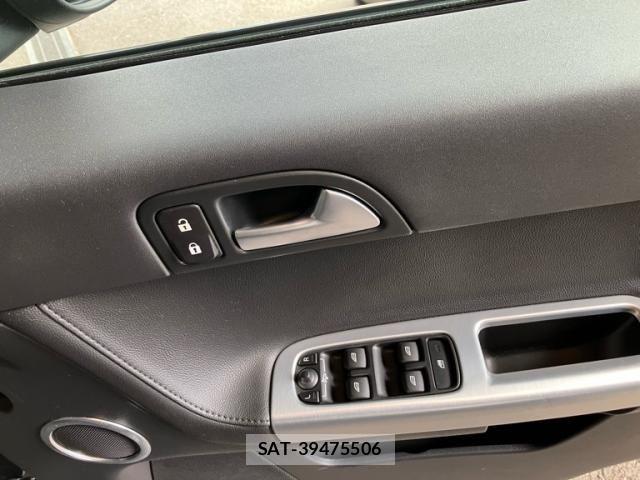 Volvo V50 2011-09 8247086-15
