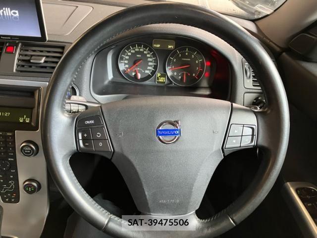 Volvo V50 2011-09 8247086-17