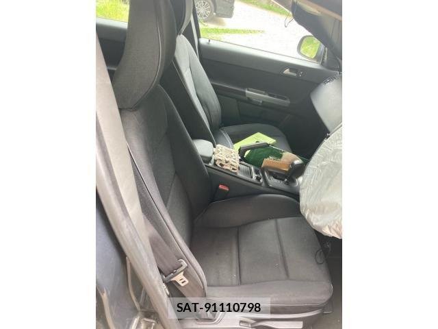 Volvo V50 2009-09 8338397-17