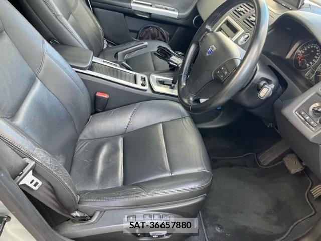 Volvo V50 2010-10 8369627-8