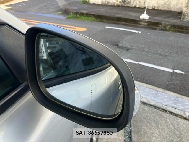 Volvo V50 2010-10 8369627-11