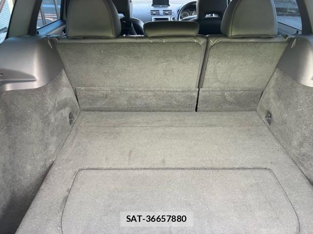 Volvo V50 2010-10 8369627-23