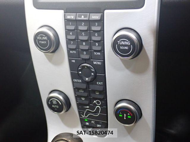 Volvo V50 2011-08 8528083-13