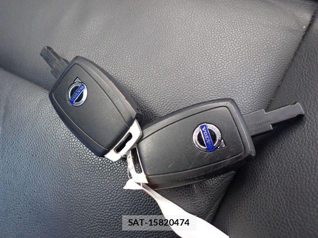 Volvo V50 2011-08 8528083-28