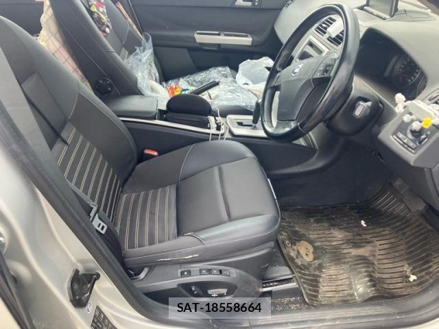 Volvo V50 2009-11 8528082-11