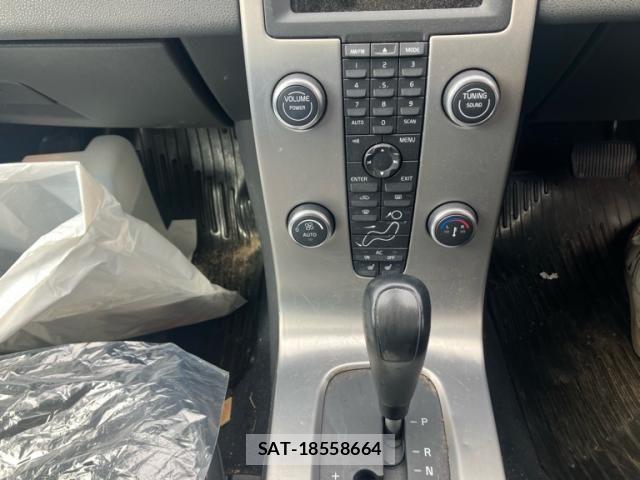 Volvo V50 2009-11 8528082-15
