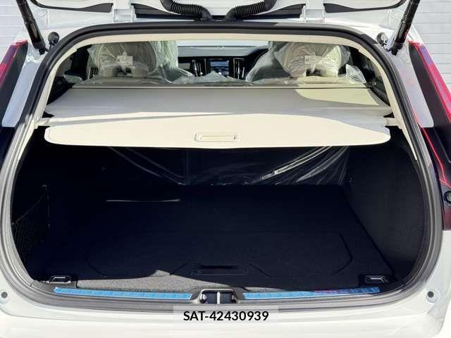 Volvo V60 2024-05 530908-16