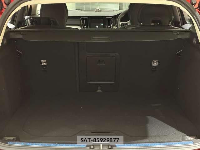 Volvo V60 2024-05 745189-12