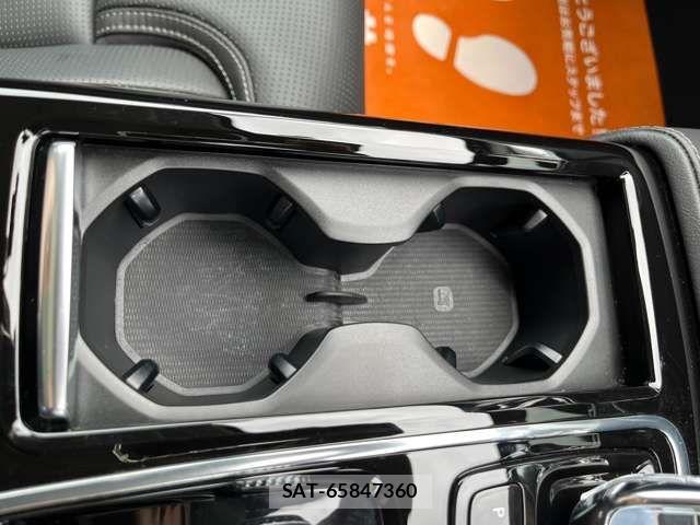 Volvo V60 2022-08 1094412-14