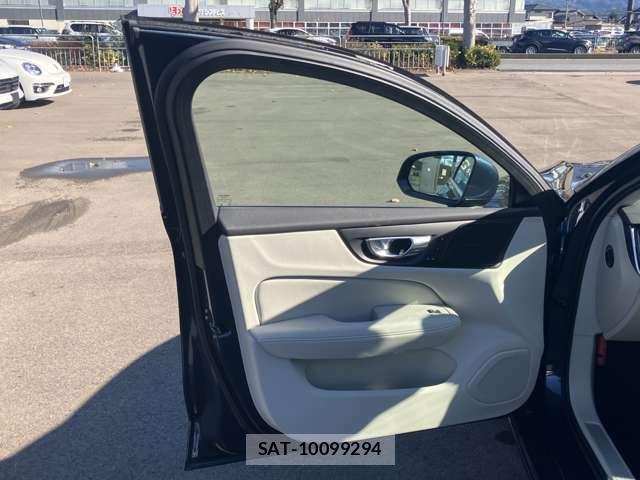 Volvo V60 2023-06 1829996-14