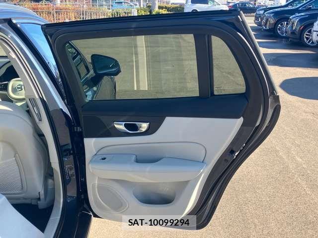 Volvo V60 2023-06 1829996-17