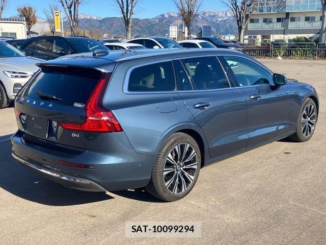 Volvo V60 2023-06 1829996-3