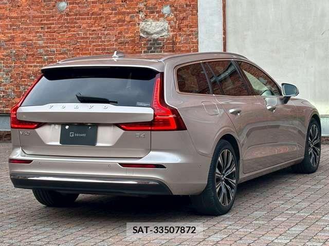 Volvo V60 2023-04 2010837-6
